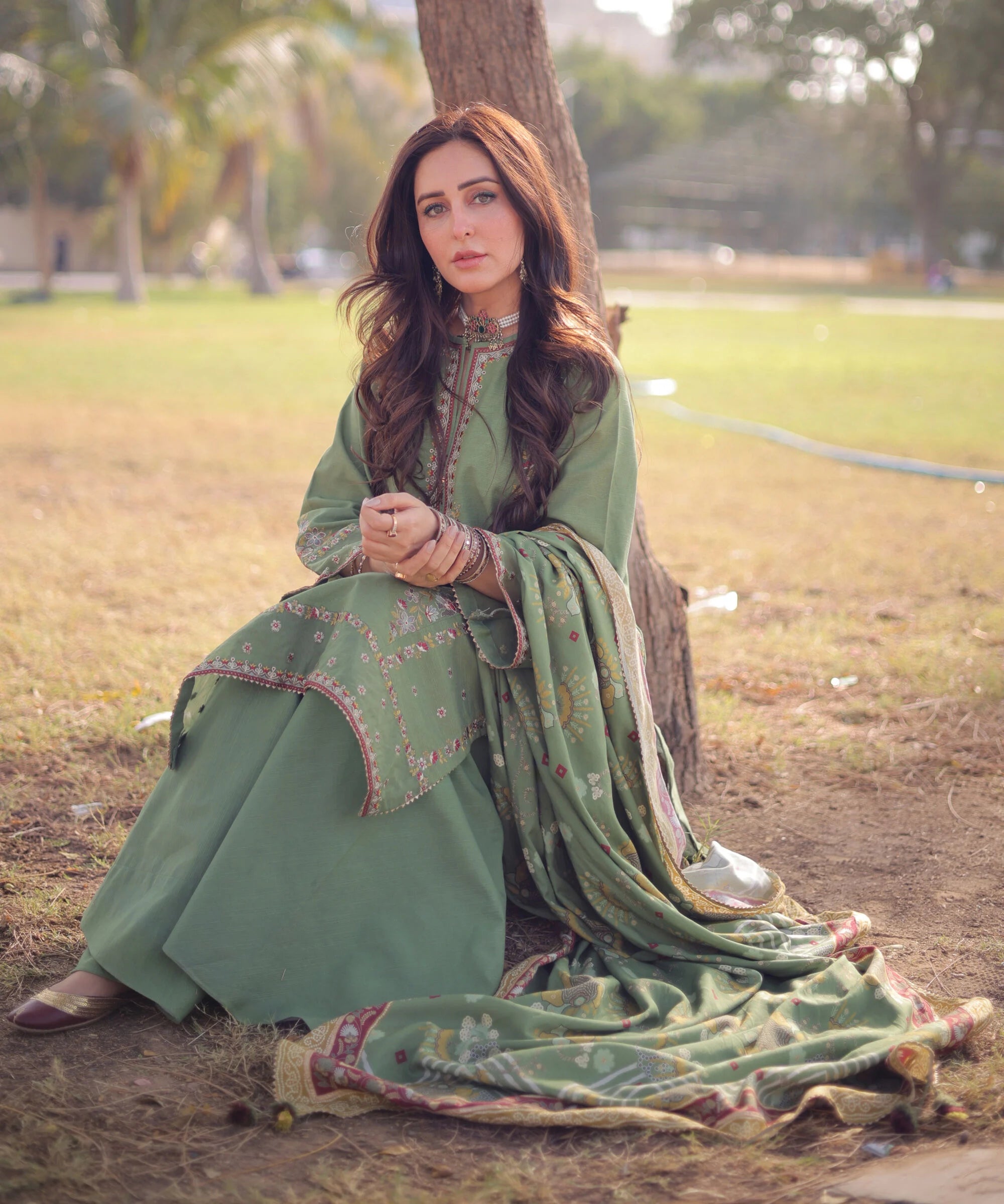 Exquisite 3-Piece Embroidered Khaddar Suit | Elegant Traditional Wear