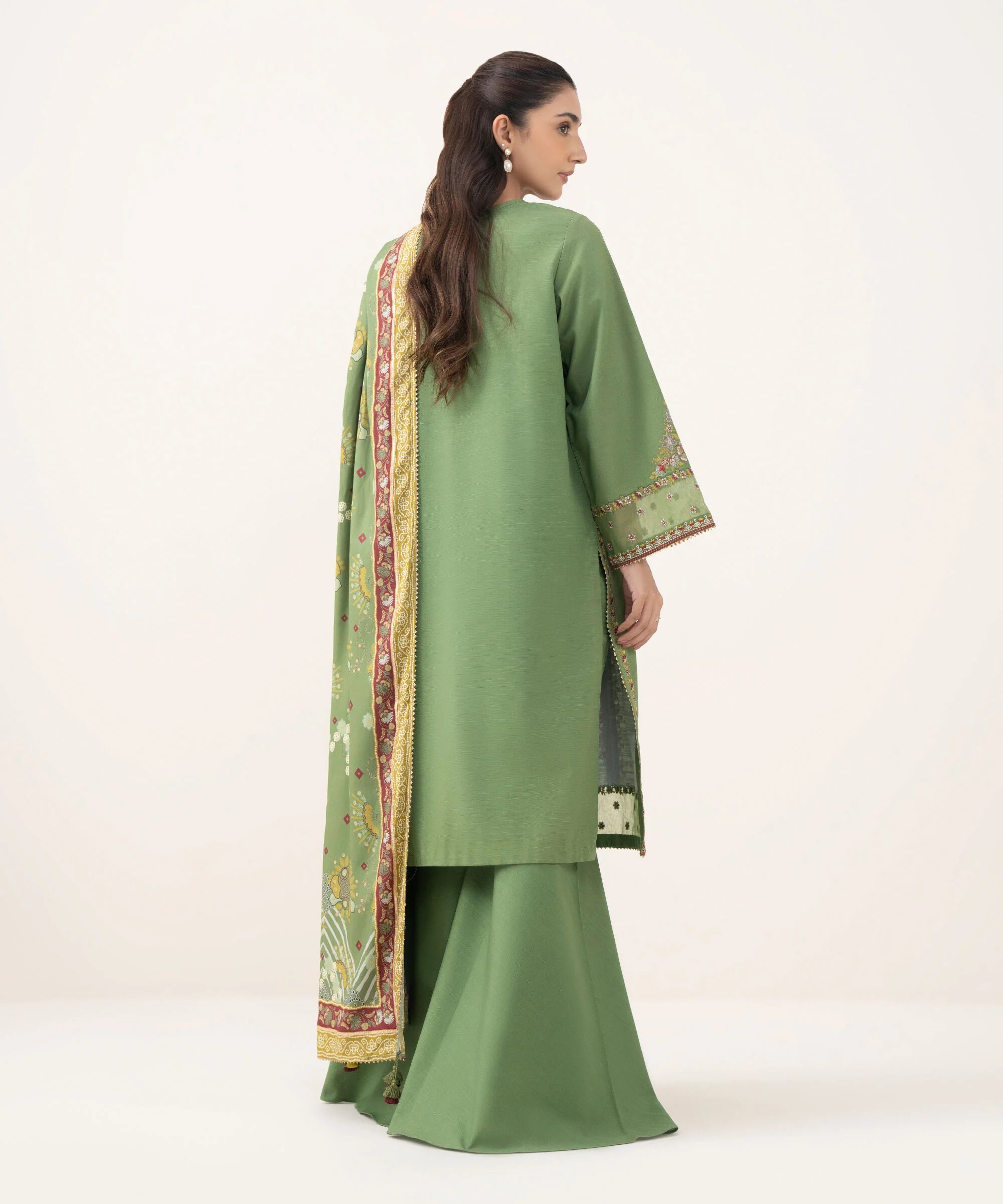 Exquisite 3-Piece Embroidered Khaddar Suit | Elegant Traditional Wear