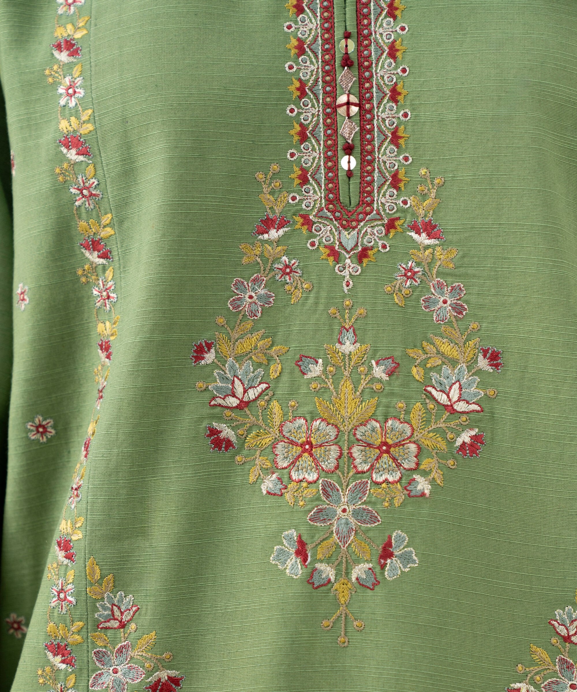 Exquisite 3-Piece Embroidered Khaddar Suit | Elegant Traditional Wear