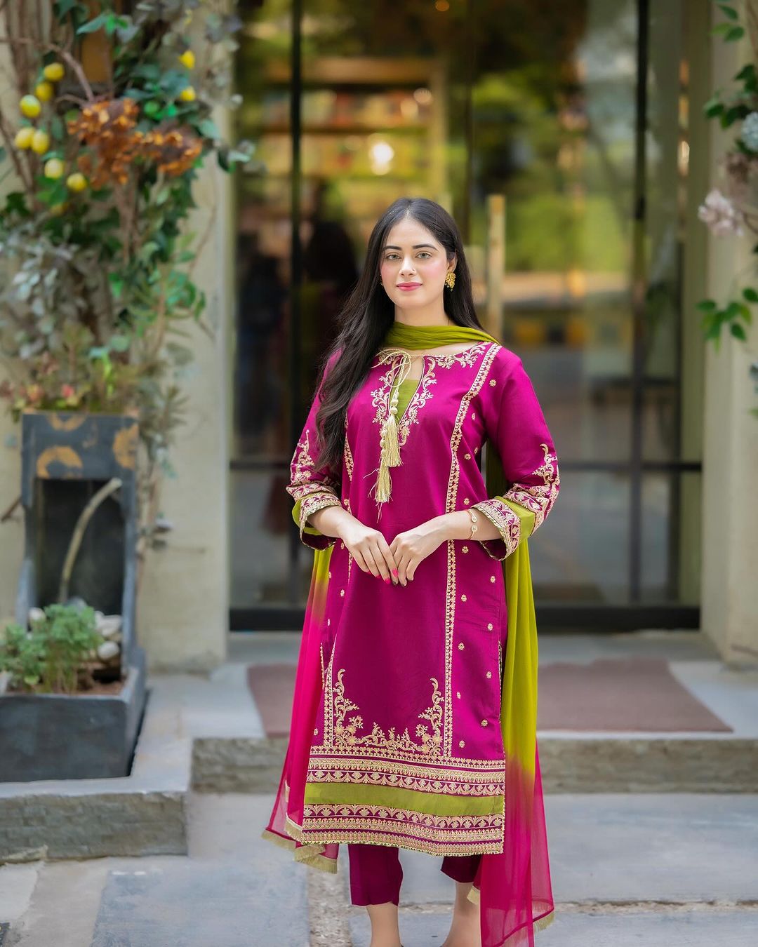 OMAL | LINEN UNSTITCHED EMB 3PC | CHIFFON TYE & DYE DUPPATA